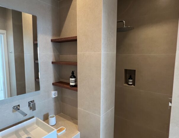 01ab1c861c0ca775007b3250d2584112683abdad6b